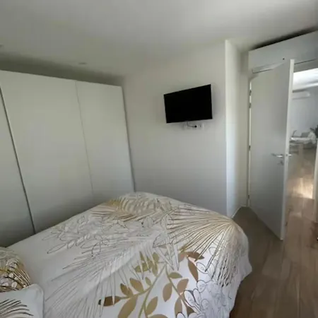 Au Coeur Du Village D Apartment